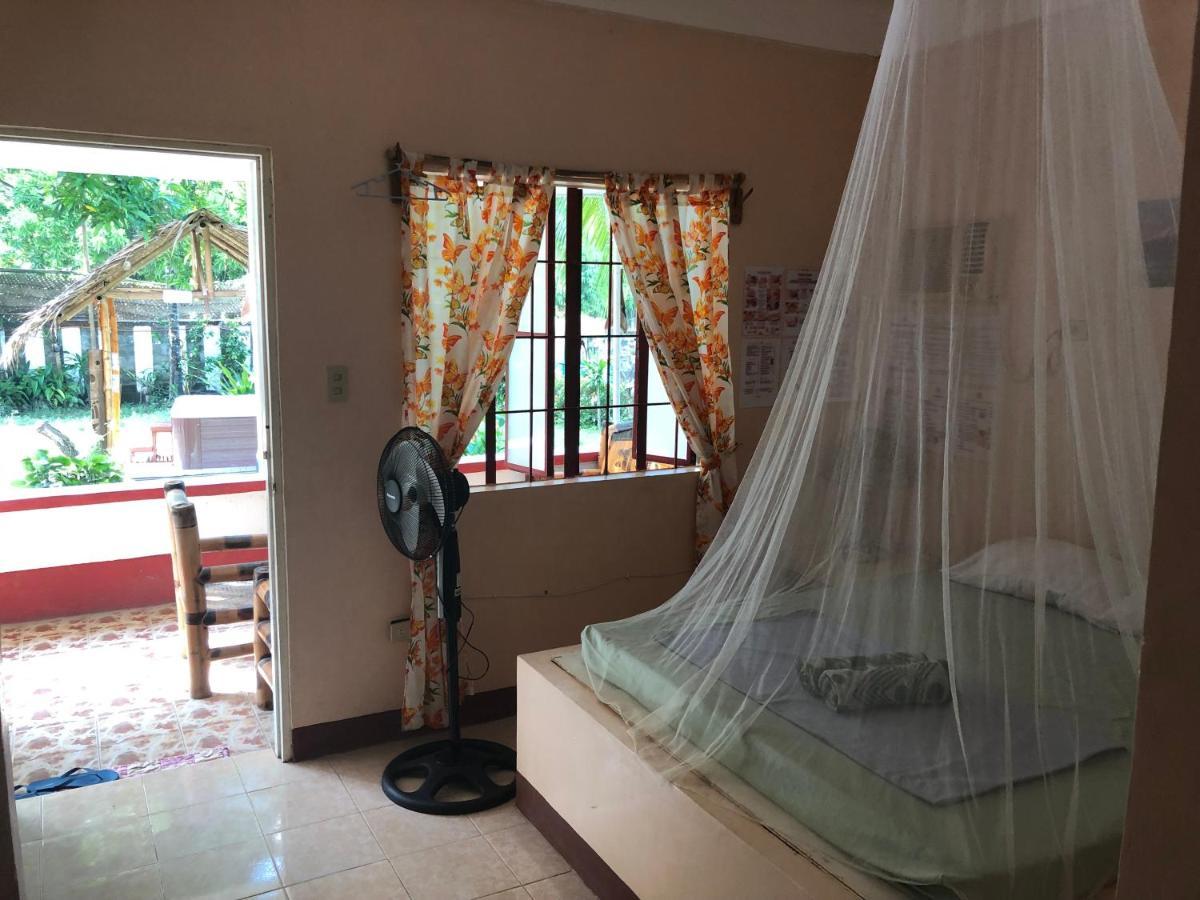 Amami Garden Hostel Puerto Galera Eksteriør billede