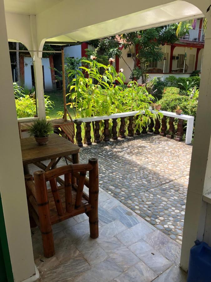 Amami Garden Hostel Puerto Galera Værelse billede