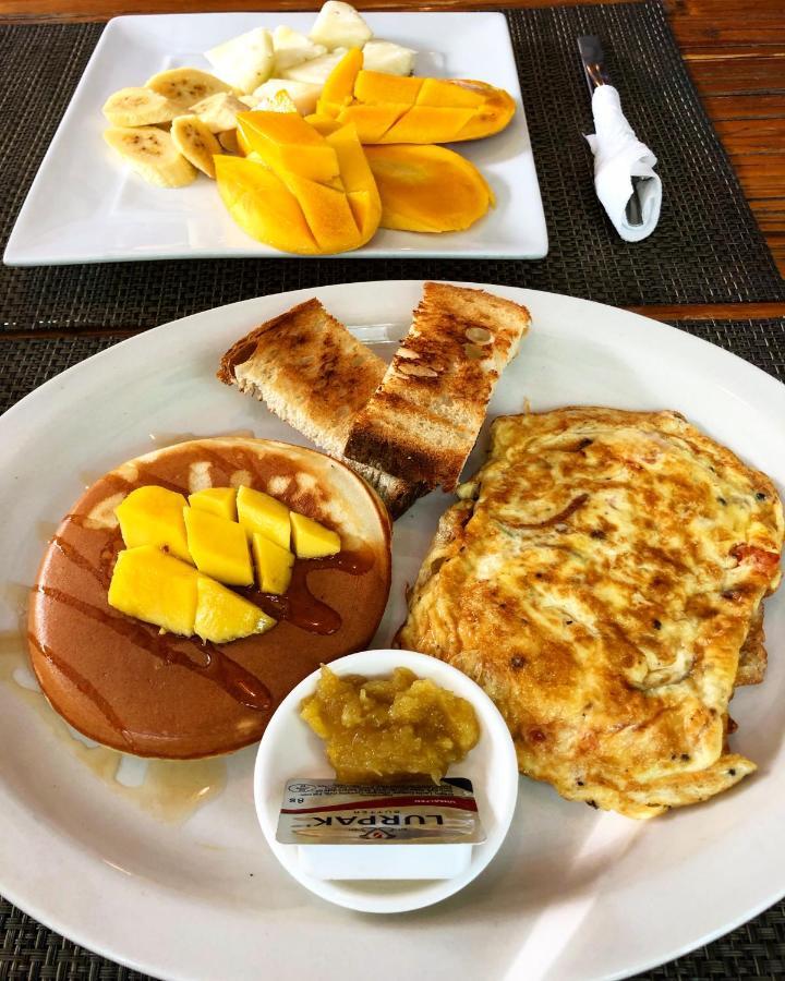Amami Garden Hostel Puerto Galera Eksteriør billede