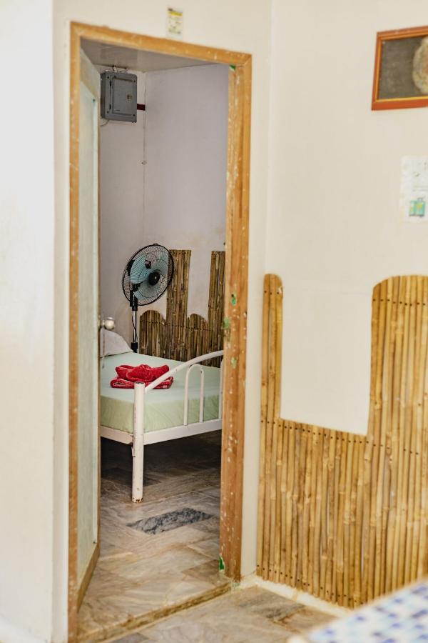 Amami Garden Hostel Puerto Galera Eksteriør billede