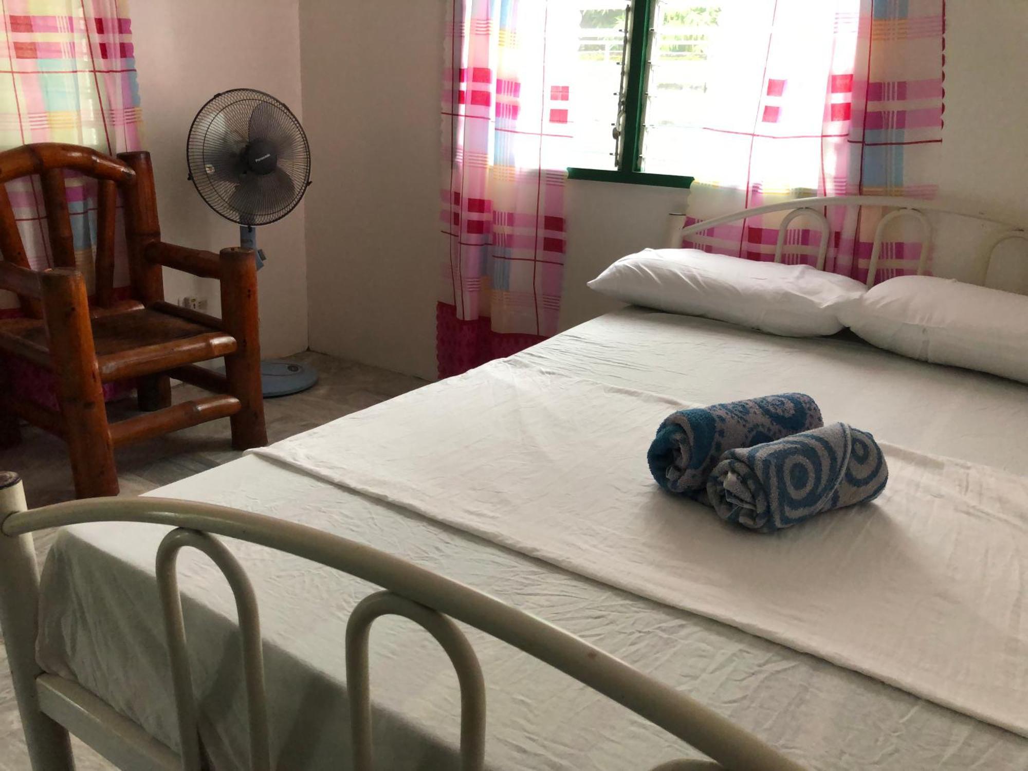 Amami Garden Hostel Puerto Galera Værelse billede